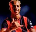 Jadi Pengganti Leao di Milan, Omari Hutchinson Mengaku Tidak Terbebani