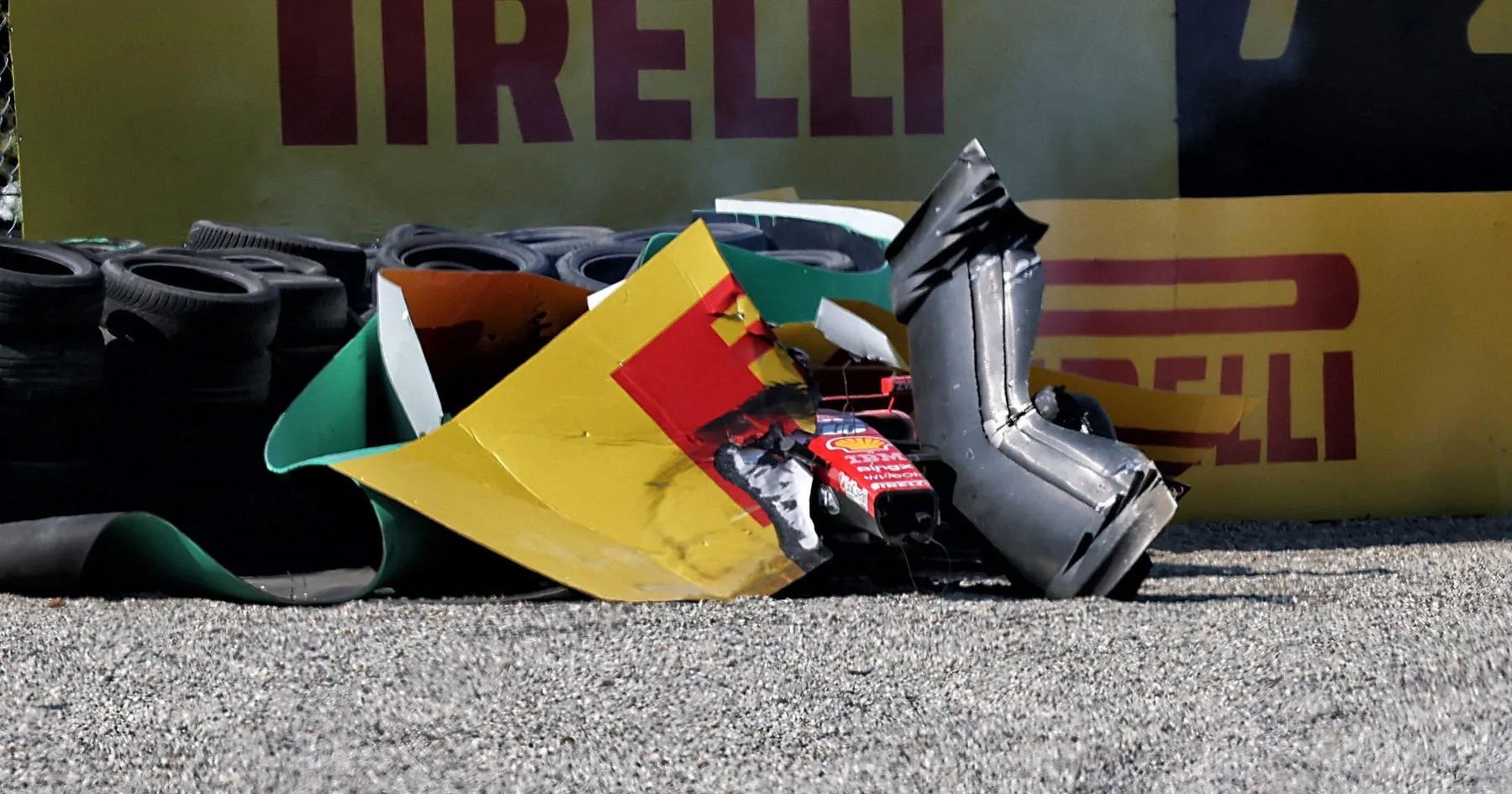 Kecelakaan Monza Ungkap Kelemahan Charles Leclerc - sumber: (racingnews365)