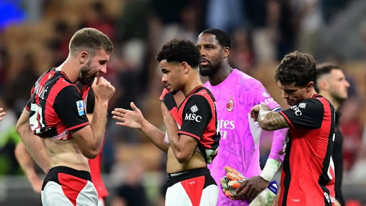 Media Italia Ungkap Alasan AC Milan Tak Rekrut Bek Baru di Deadline Day