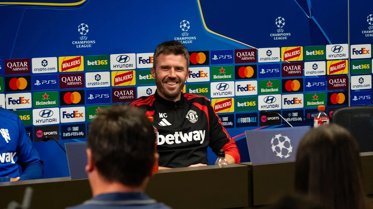 Meski MU Diunggulkan, Michael Carrick Ogah Remehkan Sabah
