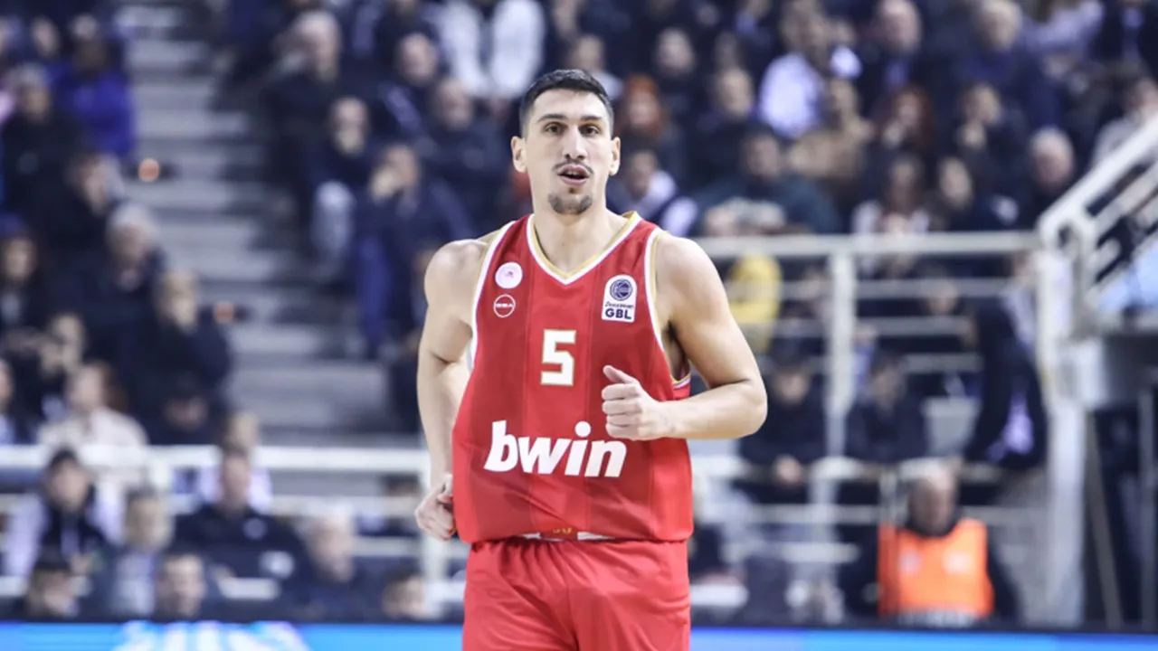 Olympiacos Umumkan Berpisah dengan Giannoulis Larentzakis