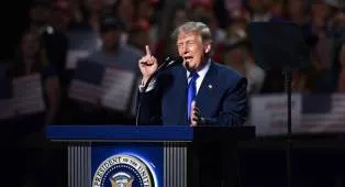 Trump Kritik Pertukaran Doncic saat Kunjungi Mavericks
