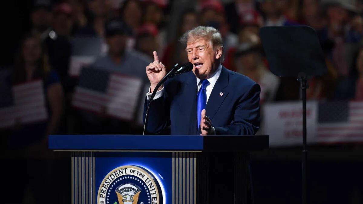 Trump Kritik Pertukaran Doncic saat Kunjungi Mavericks