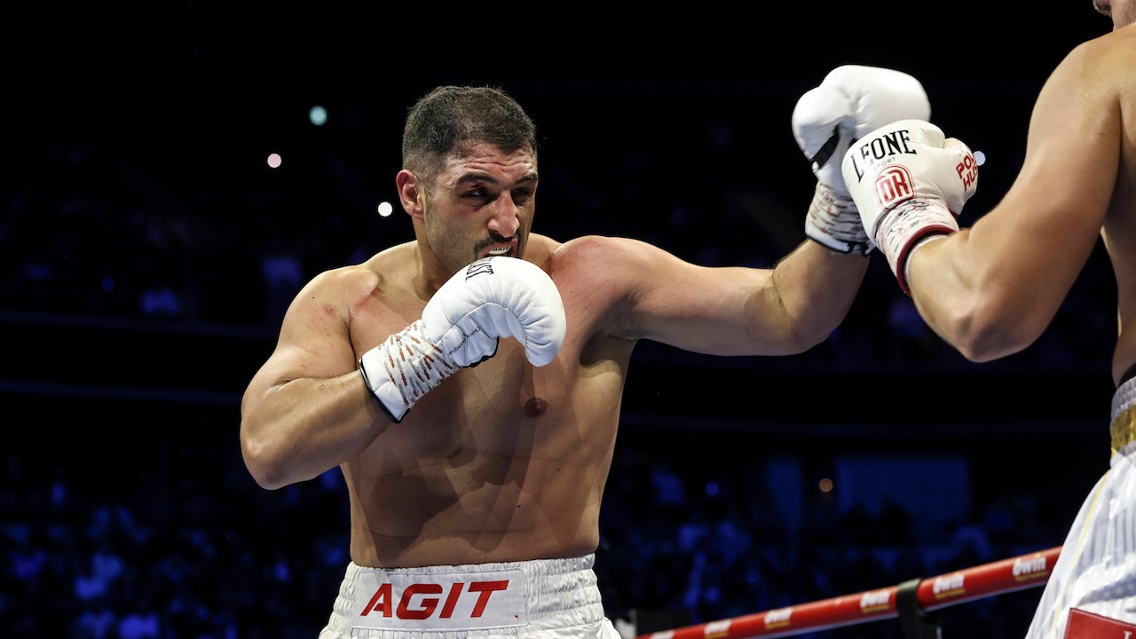 Agit Kabayel Siapkan Pertarungan Perdana sebagai Juara Dunia WBC