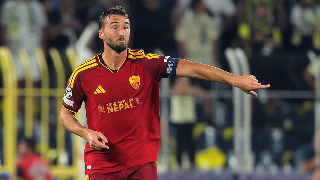 Bryan Cristante Puji Penampilan Roma Meski Ditahan Fenerbahce
