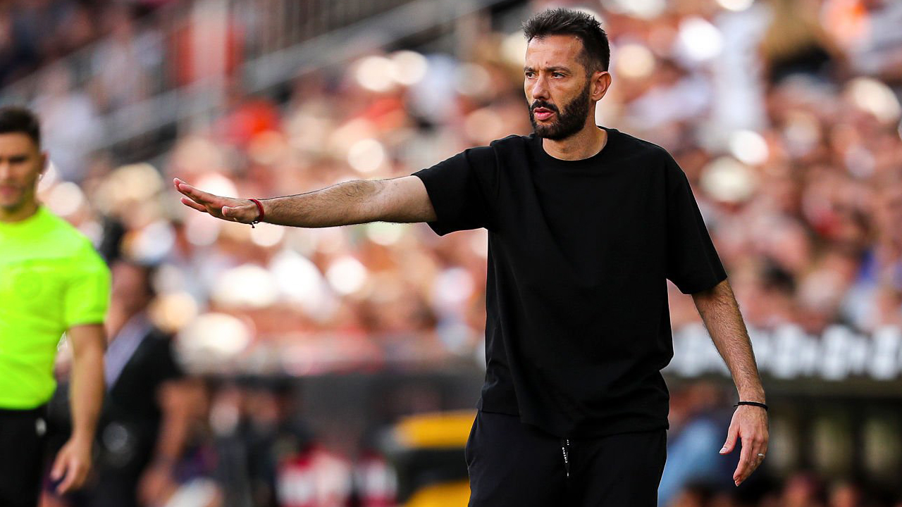 Carlos Corberan Pastikan Kesiapan Valencia Hadapi Sevilla