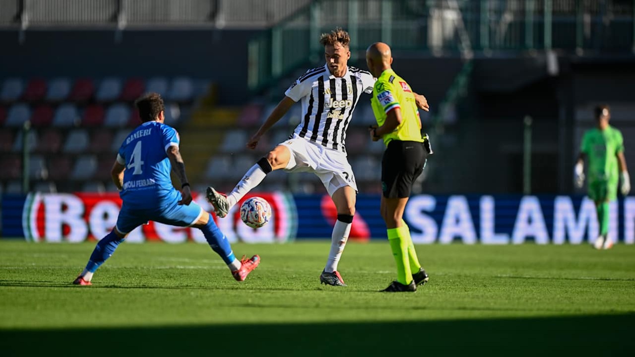 Juventus Pertimbangkan Patryk Mazur untuk Gantikan Manuel Locatelli