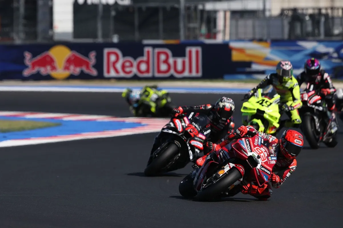 Bezzecchi Tegaskan Start Tepat Meski Marquez Salip Lagi di Misano - sumber: (motorsport)
