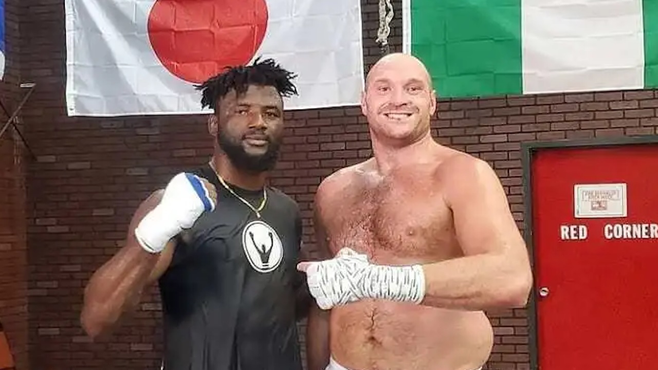 Efe Ajagba Klaim Pernah Hampir KO Tyson Fury Saat Sparring