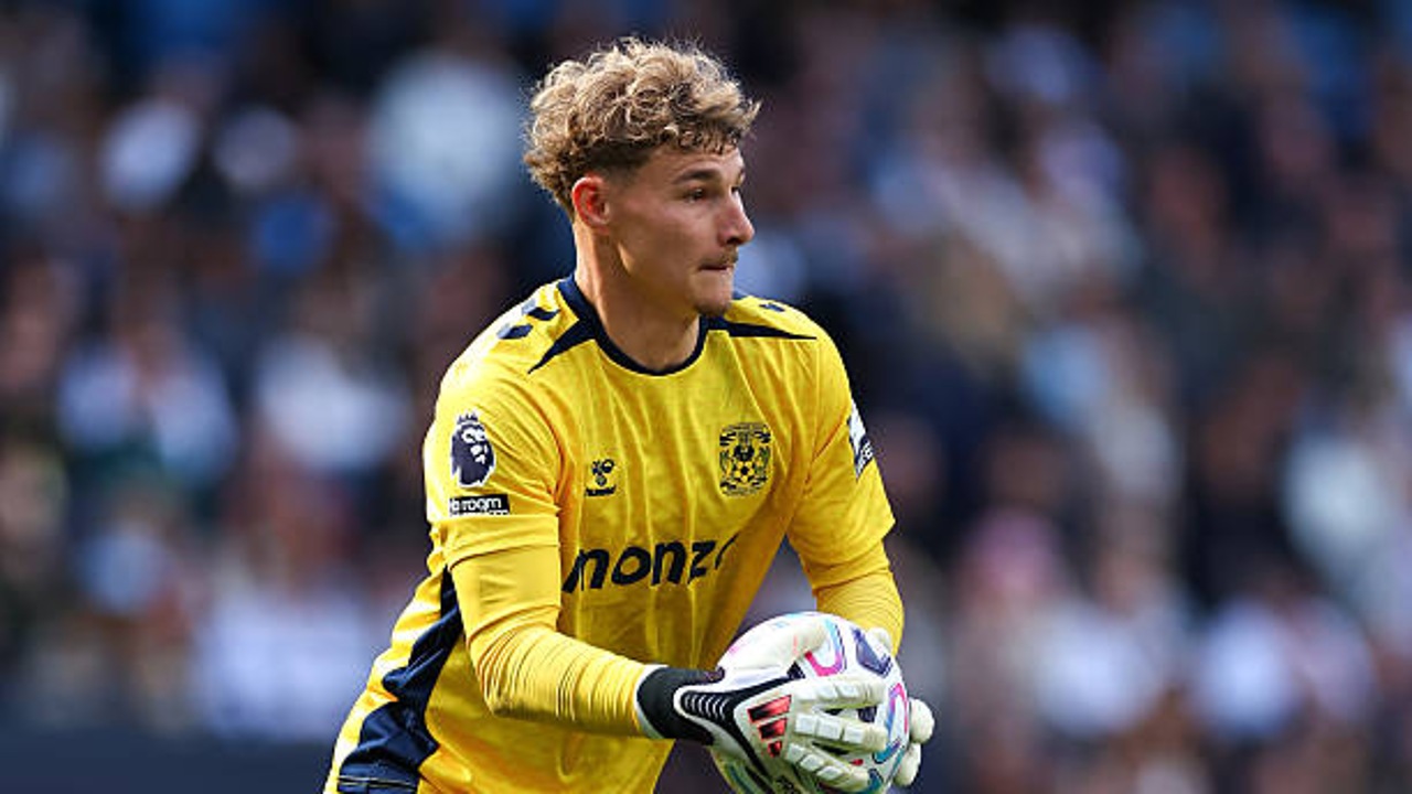 Frank Lampard Ungkap Rumitnya Proses Transfer Carl Rushworth ke Coventry