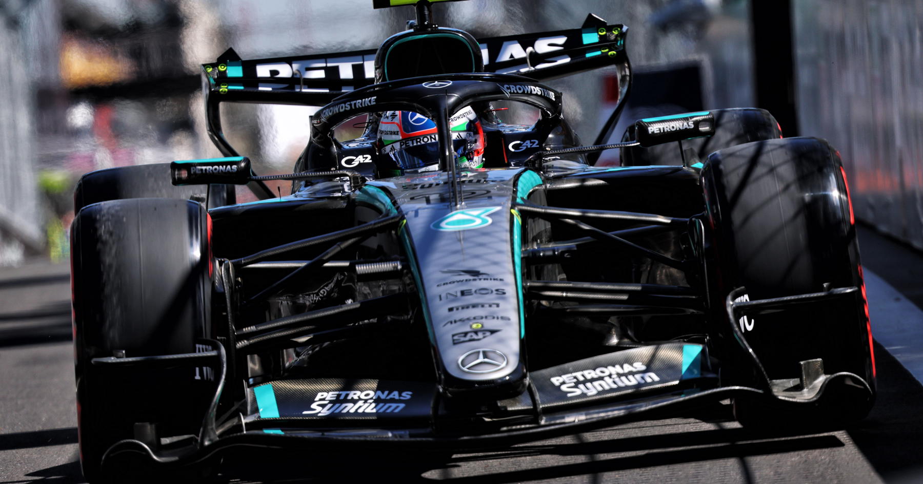 Hamilton Abaikan Instruksi Ferrari, Antonelli Tercepat di FP3
