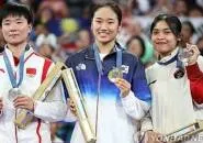 He Bingjiao, Peraih Perak Olimpiade Yang Kini Menjadi Dosen