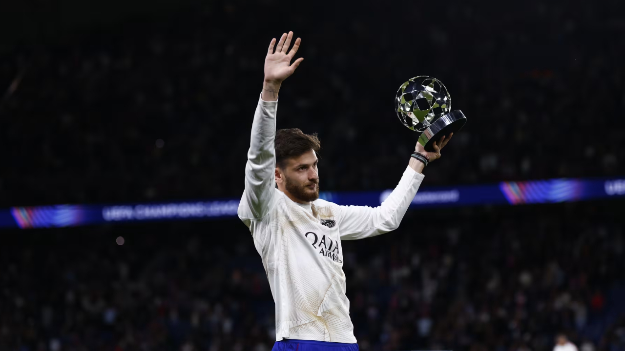 Khvicha Kvaratskhelia: Suatu Kehormatan Ikut Dalam Persaingan Ballon d'Or