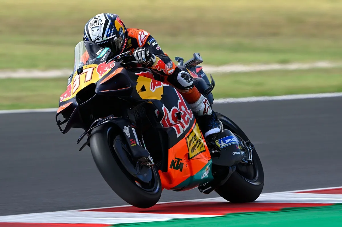 KTM di Misano: Pedro Acosta Sebut Kesenjangan “Mengerikan” - sumber: (motorsport)
