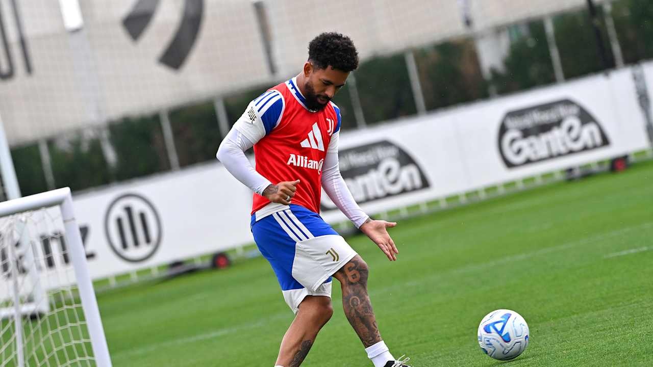 Luciano Spalletti Ogah Sebut Douglas Luiz sebagai Perjudian: Dia Kepastian