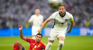 Michael Owen: Harry Kane dan Rodri Jadi Pesaing Kuat Ballon d’Or 2026