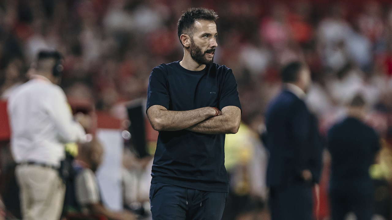 Valencia Kalah Lagi, Carlos Corberan: Saya Siap Dikritik!