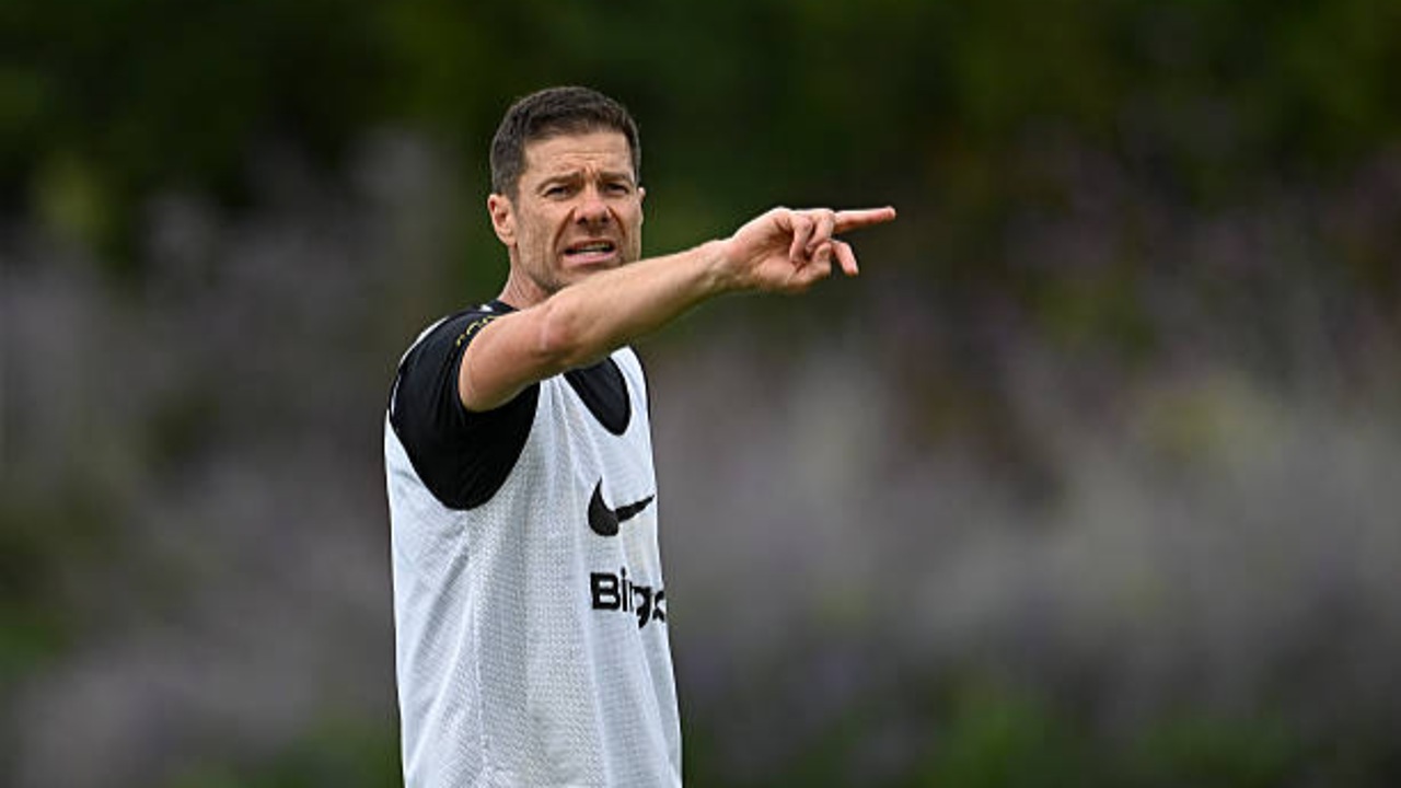 Xabi Alonso Tak Cemas Penguasaan Bola Chelsea Masih Rendah di Awal Musim
