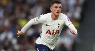 Andy Robertson Tetap Positif Usai Tottenham Ditahan Imbang Everton