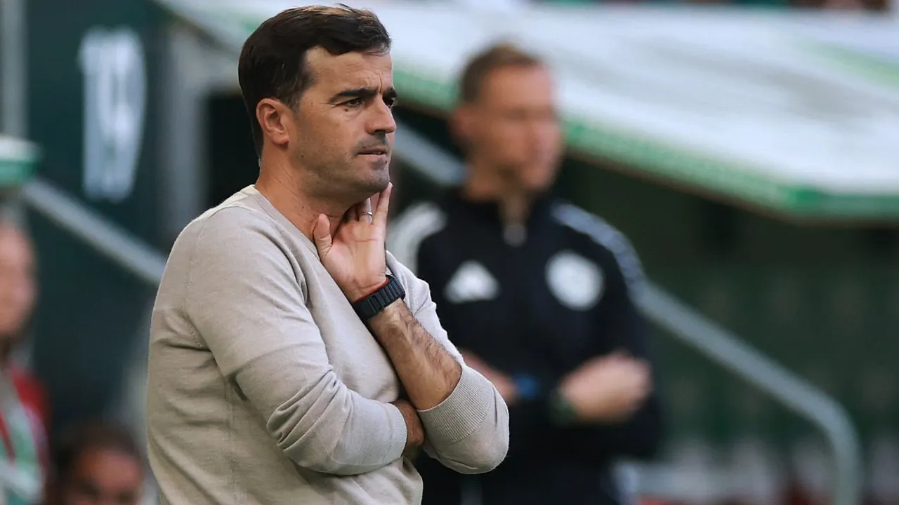 Carles Martinez Puas Leverkusen Bawa Pulang Satu Poin dari Augsburg