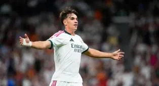 Carlos Espí Layak Mendapatkan Lebih Banyak Menit Bermain