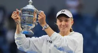 Hasil US Open: Elena Rybakina Angkat Trofi Kemenangan