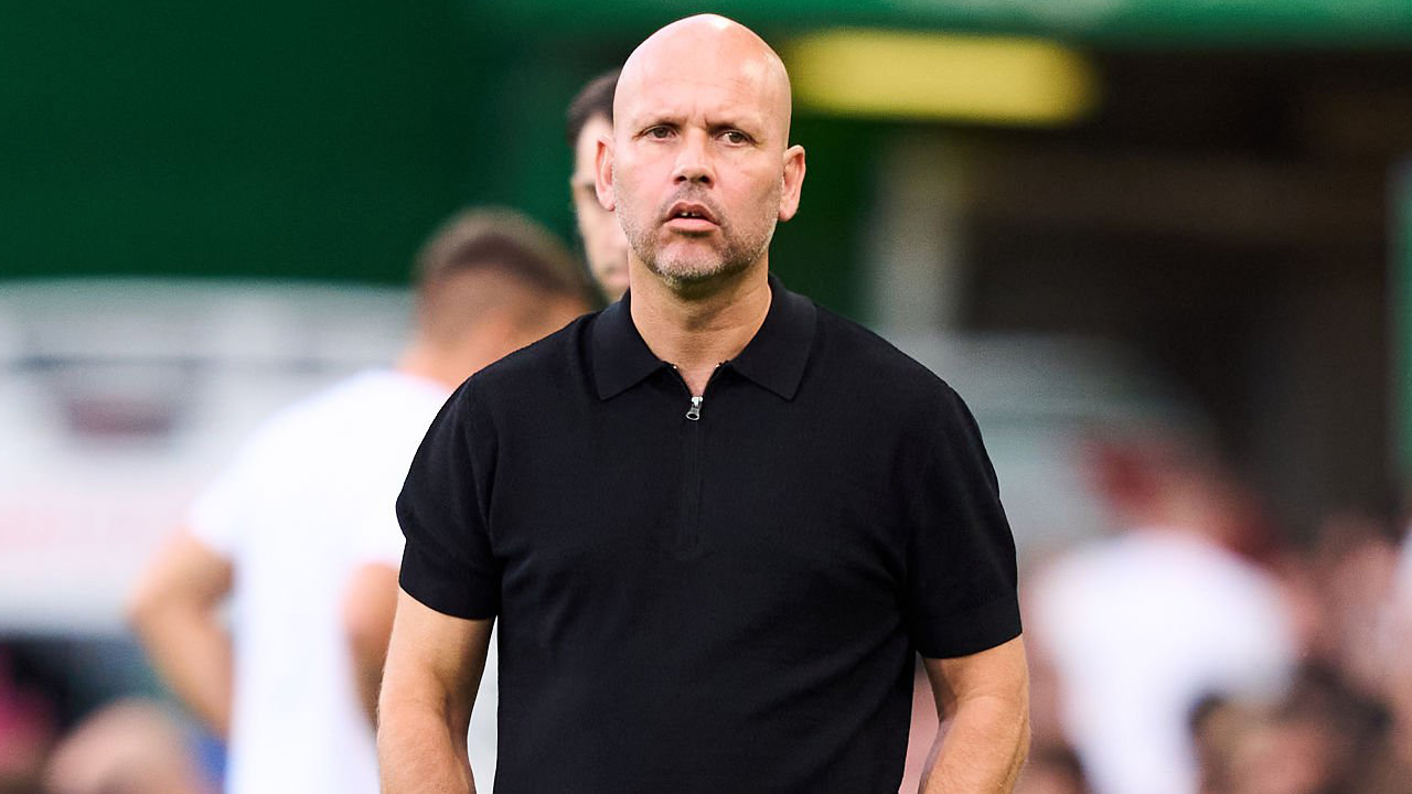 Jose Alberto Puas Racing Santander Comeback dan Kalahkan Alaves