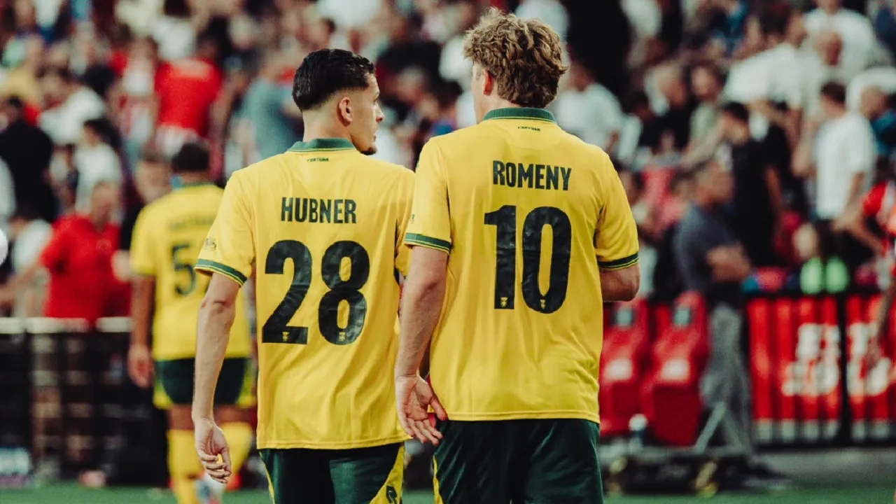 Justin Hubner dan Ole Romeny