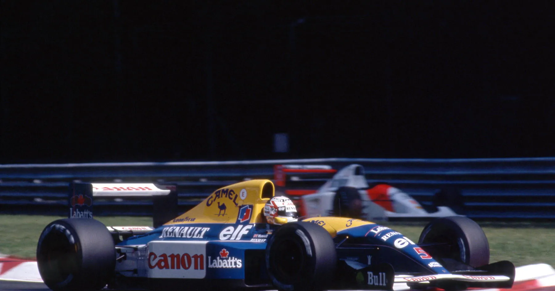 Mansell Umumkan Pensiun Mendadak Akibat Konflik Kontrak - sumber: (racingnews365)