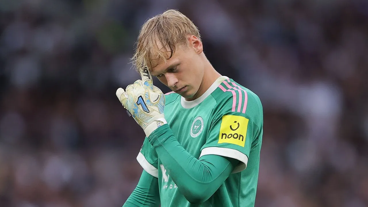 Matthias Jaissle puji ketenangan dan kedewasaan Lukas Hornicek di bawah mistar Newcastle