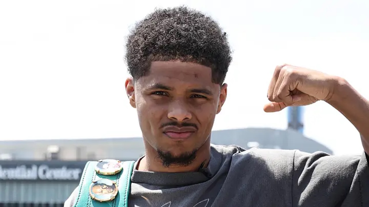 Mayweather Jr Akui Terpesona dengan Gaya Bertarung Shakur Stevenson