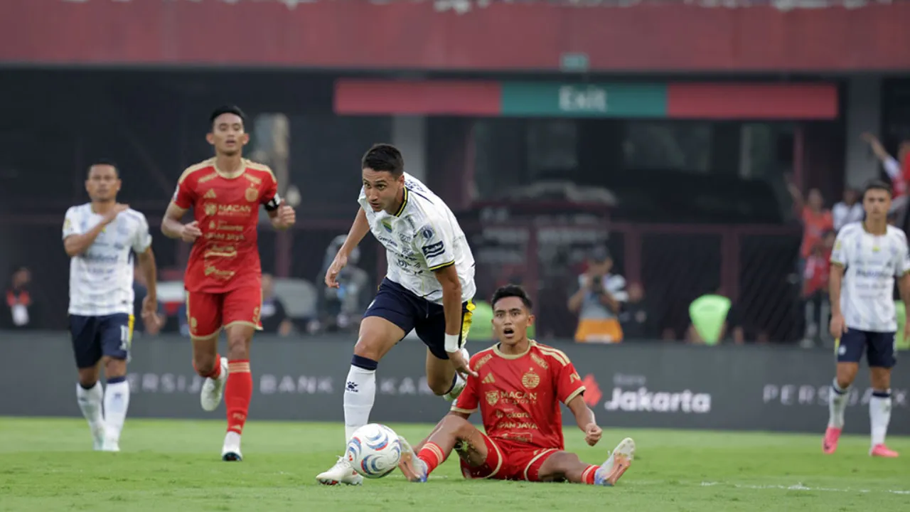 Winger Persib, Luka Menalo