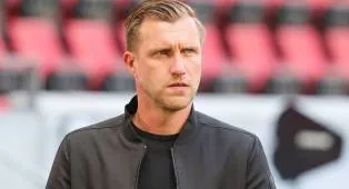 Menang Telak atas Mainz, Markus Krosche Nilai Frankfurt Mulai Stabil