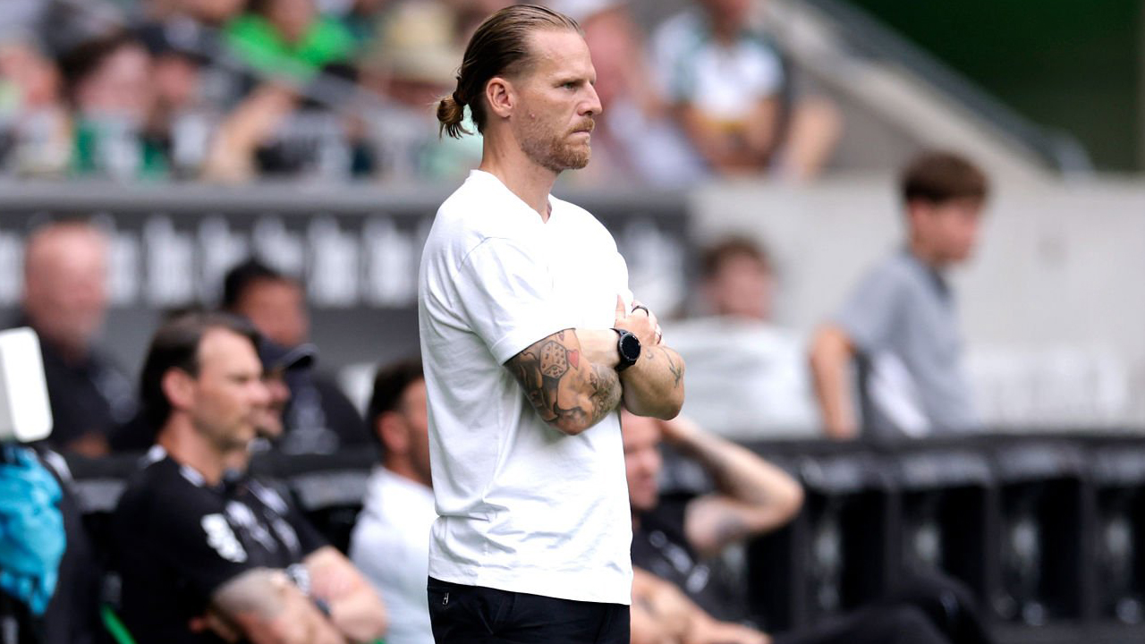 Terpuruk di Dasar Klasemen Bundesliga, Gladbach Pecat Eugen Polanski
