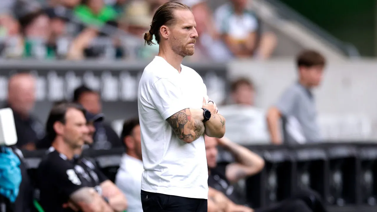 Terpuruk di Dasar Klasemen Bundesliga, Gladbach Pecat Eugen Polanski