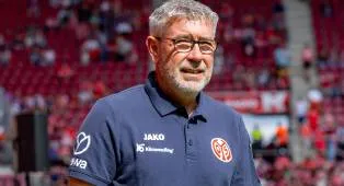 Urs Fischer Akui Eintracht Frankfurt Tampil Lebih Baik dari Mainz
