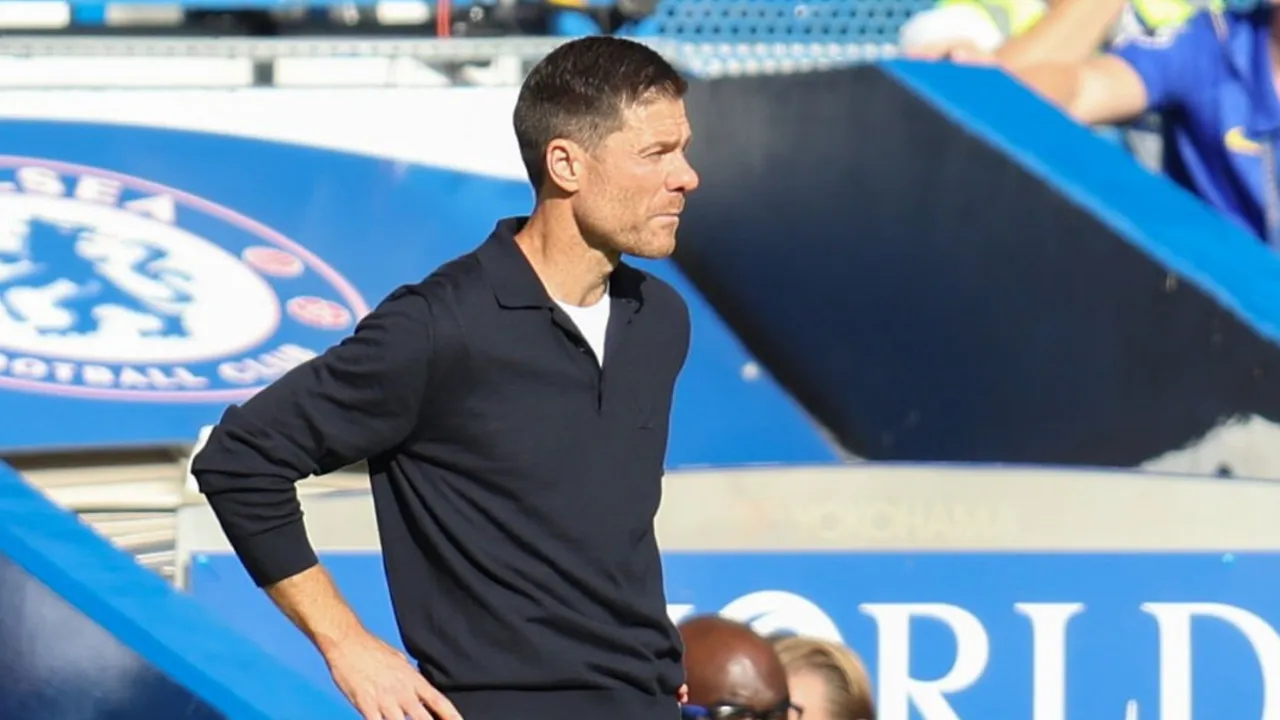 Xabi Alonso sebut pertahanan Chelsea rapuh dan butuh waktu untuk perbaikan taktis