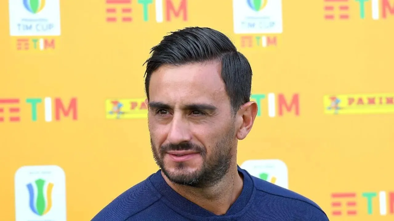 Alberto Aquilani Puji Fleksibilitas Esposito Sebagai No.9 atau No.10
