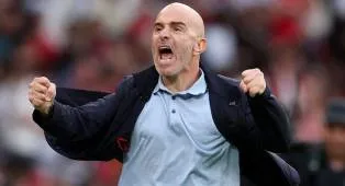 Enzo Maresca Puas Manchester City Taklukkan MU dengan 10 Pemain