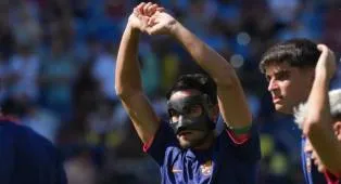 Eric Garcia Sempat Kesulitan dengan Kondisi Lapangan Levante