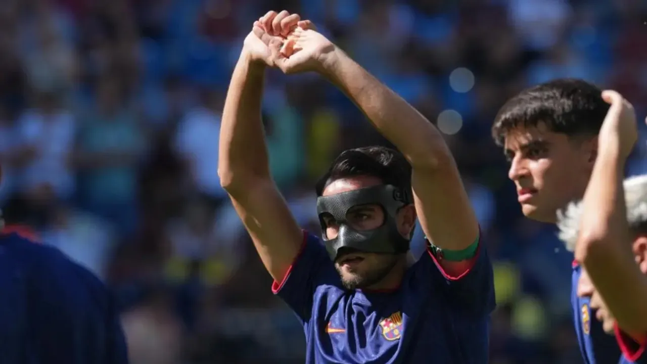 Eric Garcia Sempat Kesulitan dengan Kondisi Lapangan Levante