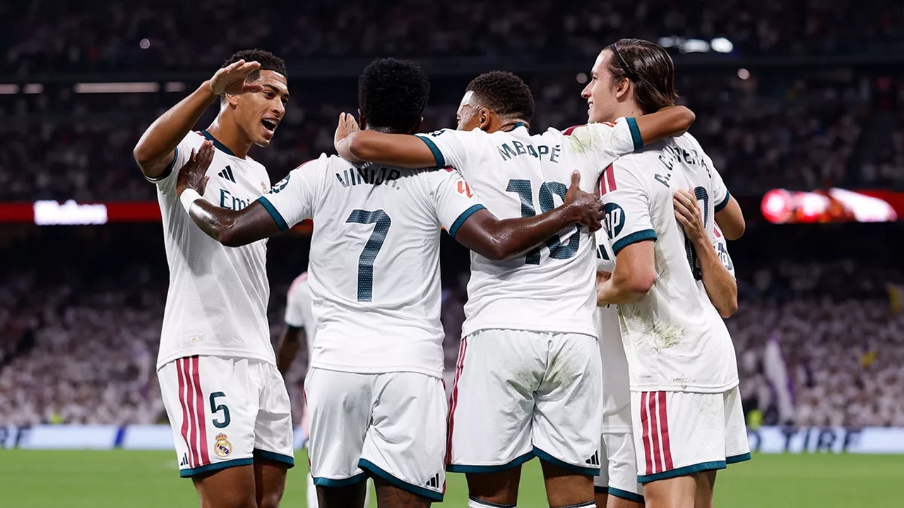 Fernando Sanz Tak Setuju Cemoohan Dilakukan Fans Real Madrid