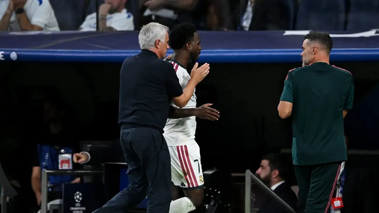 Jose Mourinho Yakin Vinicius Bisa Meningkatkan Level