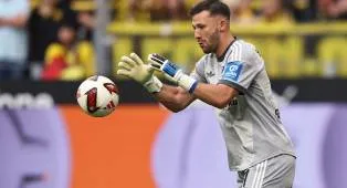 Kalah Telak Lagi, Daniel Heuer Fernandes Tuntut Hamburg Berbenah