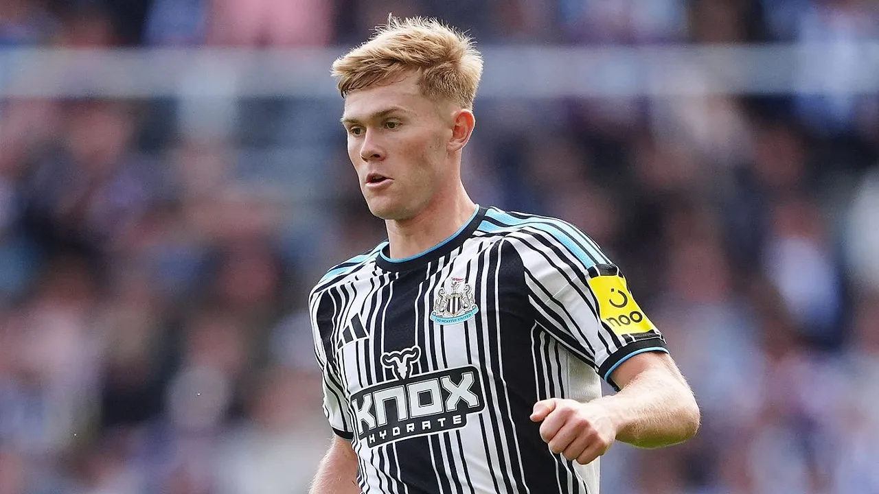 Lewis Hall teken kontrak baru lima tahun di Newcastle United berkat Matthias Jaissle