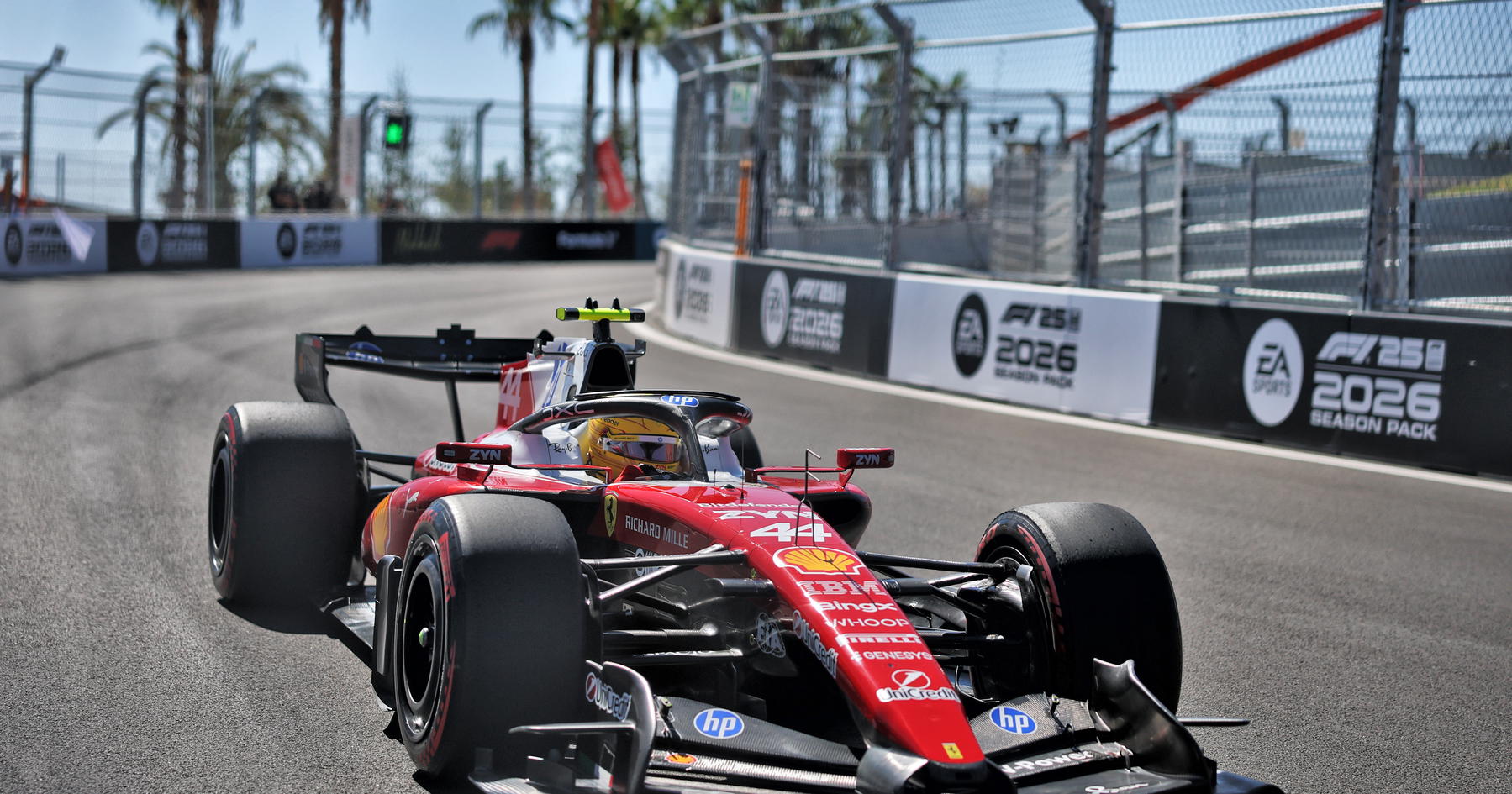 Lewis Hamilton Ungkap Penyebab Mundur Pertama Ferrari