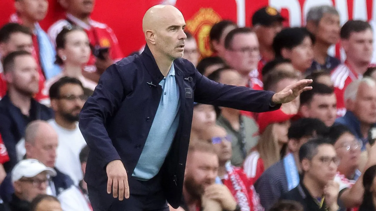 Menang di Old Trafford, Enzo Maresca Terpukau Atmosfer Derby Manchester