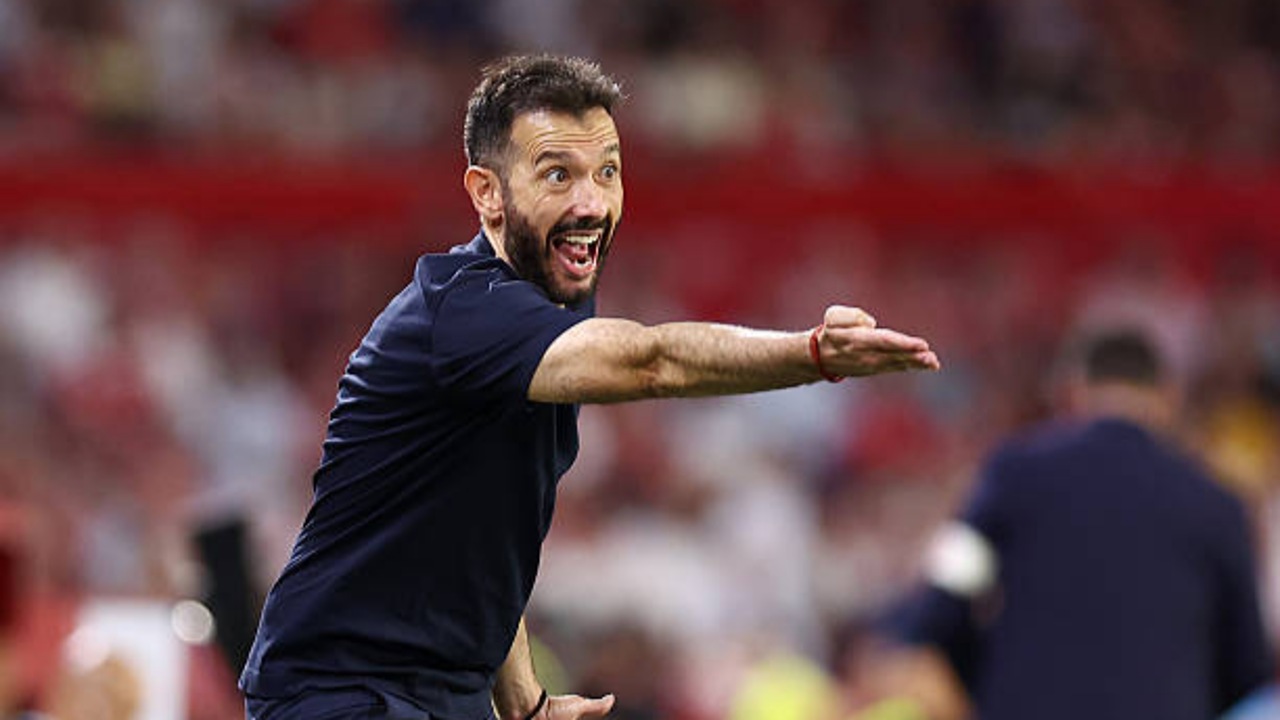 Terpuruk di Dasar Klasemen, Valencia Resmi Pecat Carlos Corberan