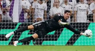 Thibaut Courtois Pastikan Siap Tempur Hadapi Derby Madrid