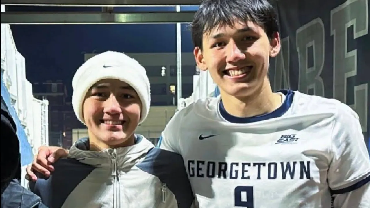 Mitchell Baker dan Joshua Baker di Georgetown University